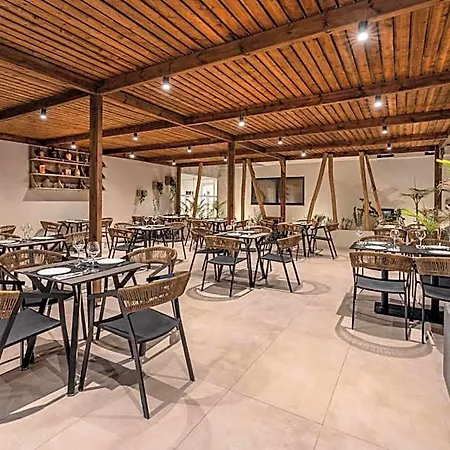 Blu Lifestyle Boutique & فندق Andimakhia